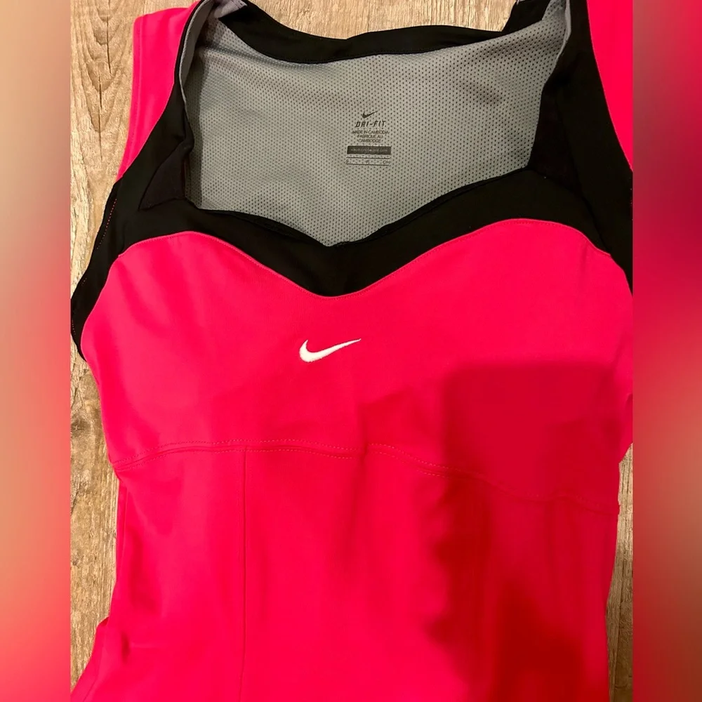 Women’s Nike Tennis dress - Picture 2 of 5